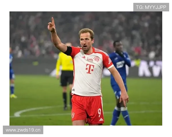 穆西亚拉:半空间持球突破撕裂防线的核心武器 穆西亚拉:半空间持球突破撕裂防线的核心武器