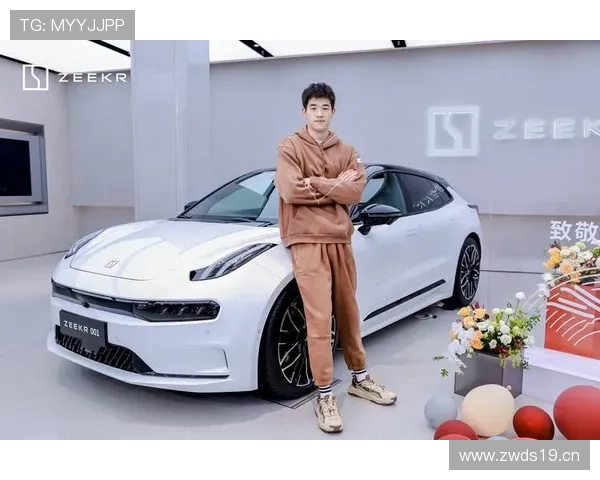 潘展乐训练完直接去奢侈品店刷卡，这自律和花钱的速度一样狠